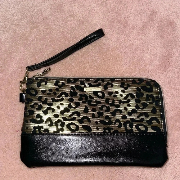 Juicy Couture Handbags - Juicy Couture Wristlet